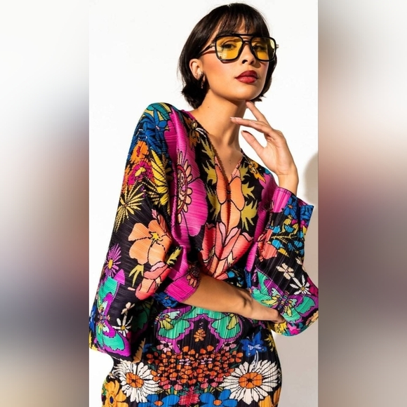 Dressed in LALA OS - Picture 3 of 3